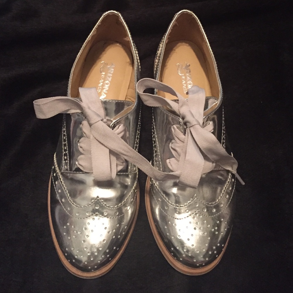Arizona Jean Company Silver Brogue Oxford Shoes.